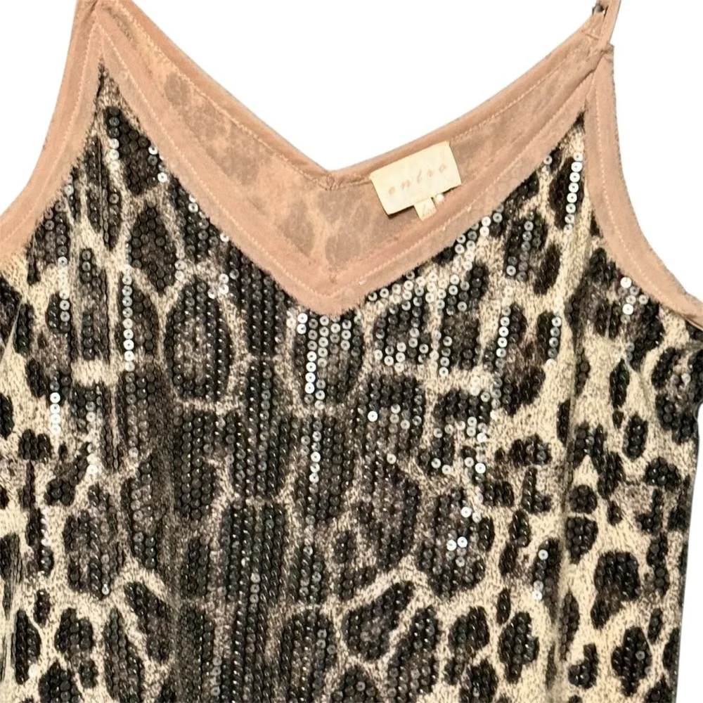 ENTRO Fully Sequined Animal Leopard Print Raw Edge Sleeveless Tank Blouse - Picture 4 of 11